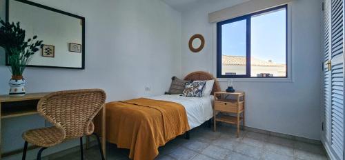 Postel nebo postele na pokoji v ubytování Casa Leocadia Tenerife