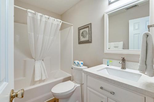 Resort Amenity Access: Chic Myrtle Beach Condo! photo 4