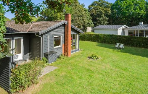 Nice Home In Børkop With Wi-Fiにある庭