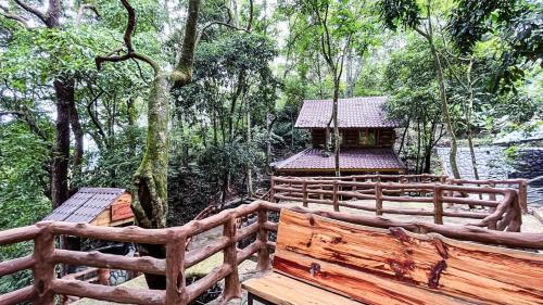 Landskap semula jadi dekat dengan rumah percutian