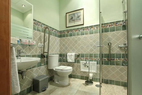 Kylpyhuone majoituspaikassa Hotel Alabardero