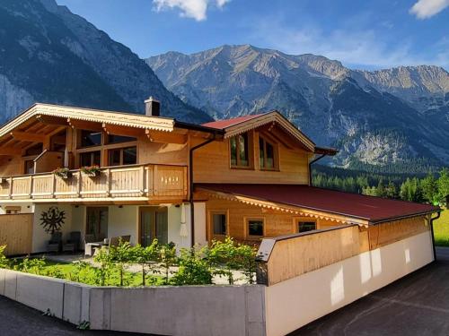 Chalet in Leutasch near Ski Trails