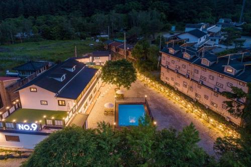 Der Swimmingpool an oder in der Nähe von Gapyeong No 9 Number Nine Pension