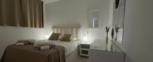 Golden SOLYMAR photo 2