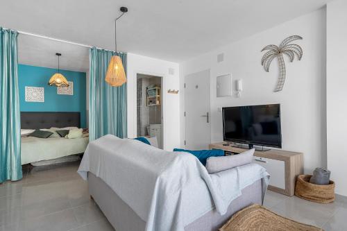 Casa Amorosa Apartment - With Pool and Close to Beach, City Centre and Bus Station