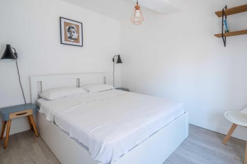 Photo de la galerie de l'établissement 1 bedroom apartment in city center, near Old Port, à Marseille