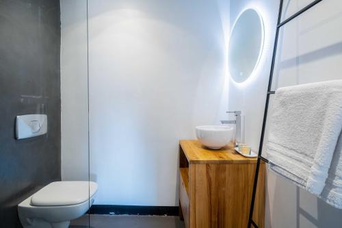 Photo de la galerie de l'établissement 1 bedroom apartment in city center, near Old Port, à Marseille