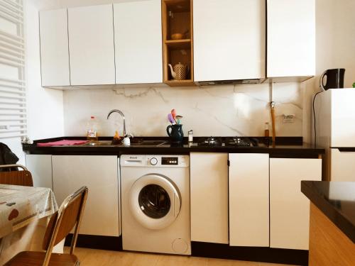 Dapur atau dapur kecil di Chiraz Magesty loft