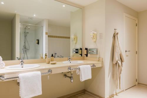 Ein Badezimmer in der Unterkunft Hotel Aazaert by WP Hotels
