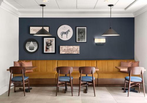 Χώρος καθιστικού στο Homewood Suites by Hilton Boston Cambridge-Arlington, MA