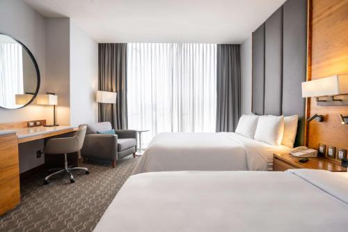 Postel nebo postele na pokoji v ubytování Doubletree By Hilton Mexico City Santa Fe