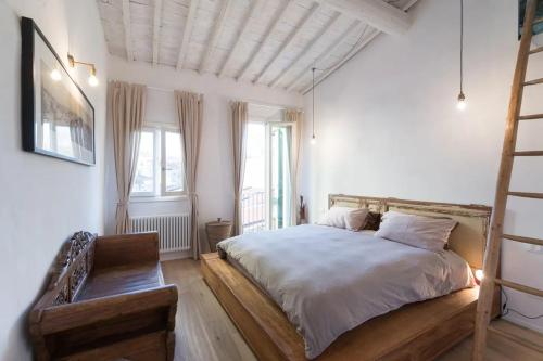 Unique 100 sqm design flat in Oltrarno