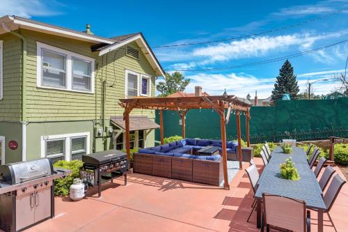 Zahrada ubytování The Avenue Historic Mansion in DT Manitou Springs