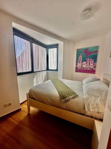 Atuaire Home Saldaña a un paso de la Catedral, rozando el Castillo de Burgos