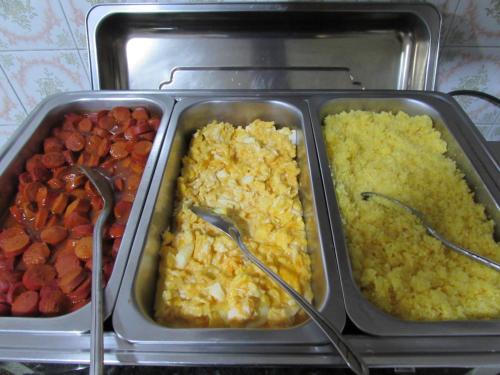 Makanan di atau berdekatan hotel