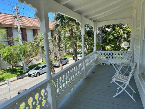 Photo de la galerie de l'établissement Cedar Street Retreat - Unit C, à Saint Augustine