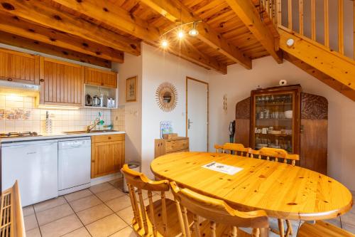 Photo de la galerie de l'établissement Le Cocon de Marion - Maison vue montagne, aux Angles