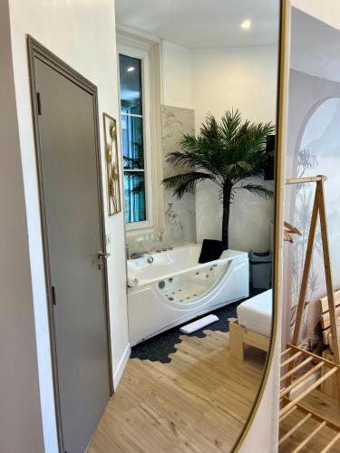 Gambar di galeri bagi Hotel Les Orangers di Nice
