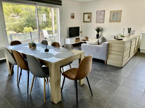 Charmante maison vue garrigue avec piscine