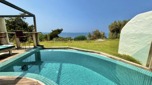 Πισίνα στο ή κοντά στο Seaview Faralya
