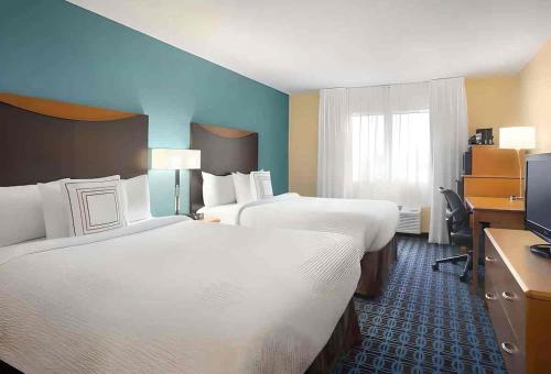 Katil atau katil-katil dalam bilik di dubuque inn & suites