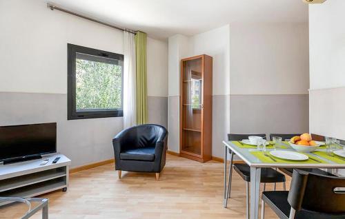 Nice Apartment In Molunat With Wifi
