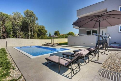 Villa Grande T&D for 14 people in Pula with sauna, fitness & heated pool
