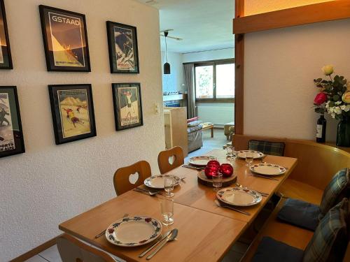 Χώρος καθιστικού στο MP24 Ski in, out apartment on slopes with indoor private parking space