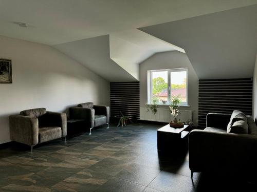 Zona de estar de Ні пуху, ні пера!