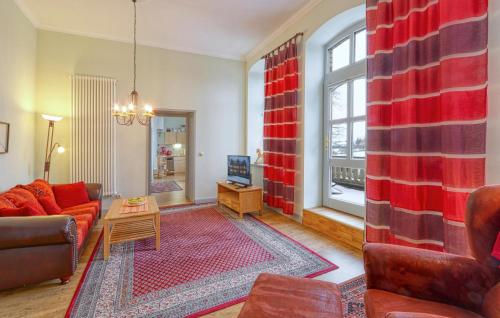 TV a/nebo společenská místnost v ubytování Cozy Apartment In Krakow Am See
