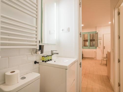Modern Cozy -2Bedrooms 1Bathroom-Delicias