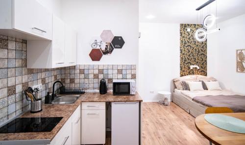 Romantic Studio in Downtown 1068 Budapest, Király utca 106 kép - 3