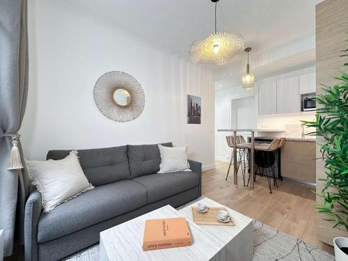 Porte de Versailles - Executive apartment with lift for 4