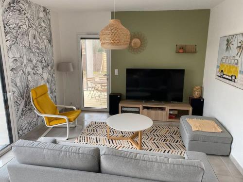 TV/trung tâm giải trí tại Martine