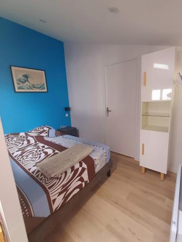 Llit o llits en una habitació de Joli studio libourne