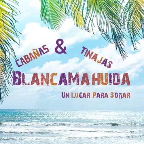 a sign for the beach with a palm tree at Departamentos y tinajas Blanquita mahuida in El Quisco