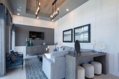 Coin salon dans l'établissement Luxe 2 BR Apt Oak Mt St Park Lots of Amenities