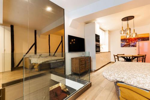 Loft 1 BR Marais, Notre Dame AC by LCC Agency photo 24