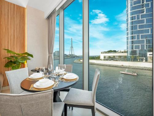 Luxurious 1BHK Apartments with Marina Waterfront & Dubai Eye Views near JBR, Marina