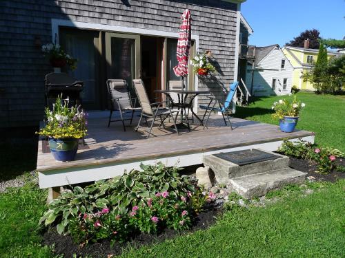 Imagen de la galería de Falls Farmstead Large Garden Apartment With Patio - #5, en Ellsworth