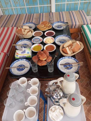 Φαγητό σε αυτός ο ξενώνας ή κάπου εκεί κοντά