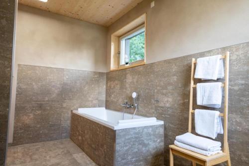 Ένα μπάνιο στο Holz100-Musterhaus Gotha