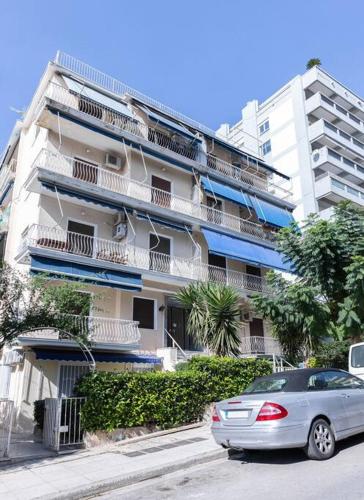 Renovated, fully equipped 2 Bedroom cozy Apartment near the sea