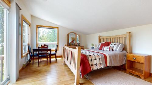 Katil atau katil-katil dalam bilik di Waterfront Bliss Near Tobermory
