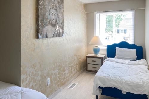 Ένα ή περισσότερα κρεβάτια σε δωμάτιο στο Jocelyn Manor Unit 74