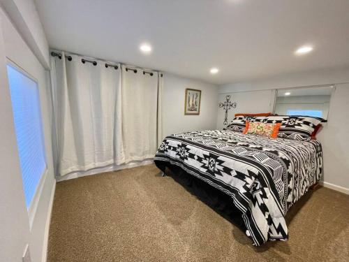 Ένα ή περισσότερα κρεβάτια σε δωμάτιο στο Waterfront Home w 40x16 Berth