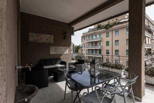 Aurelia 386 Vatican House