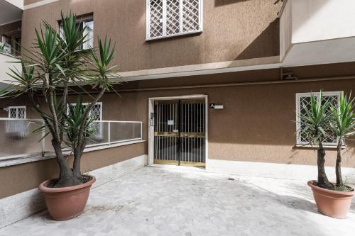Aurelia 386 Vatican House