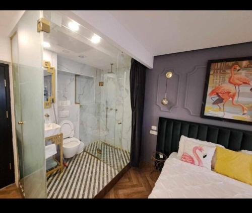 Un baño de 16th floor