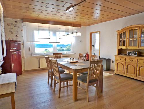Kuchyň nebo kuchyňský kout v ubytování Ferienhaus am Seeblick Garten, Grill, Billard, Dart, Bike, Sauna ww-seeblick